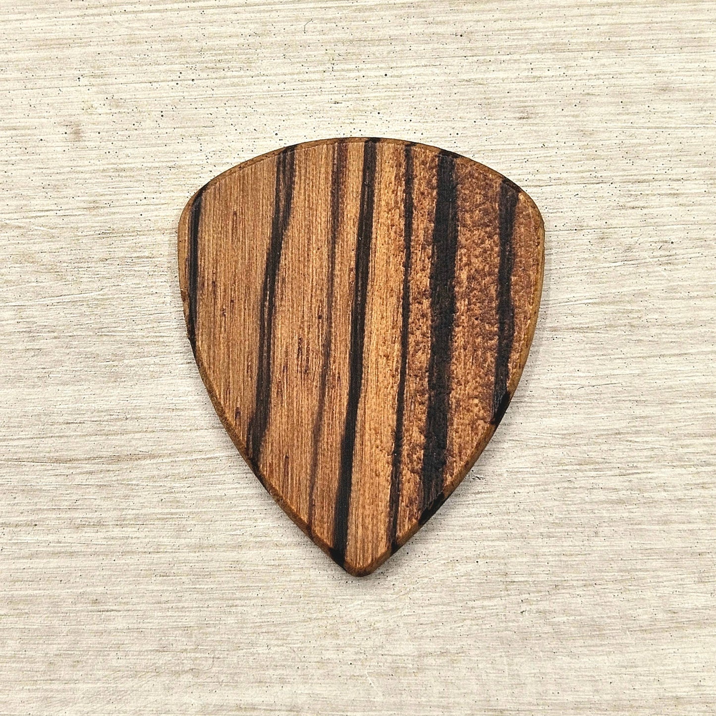 Guitar Pick Box - Oval w 5 Picks