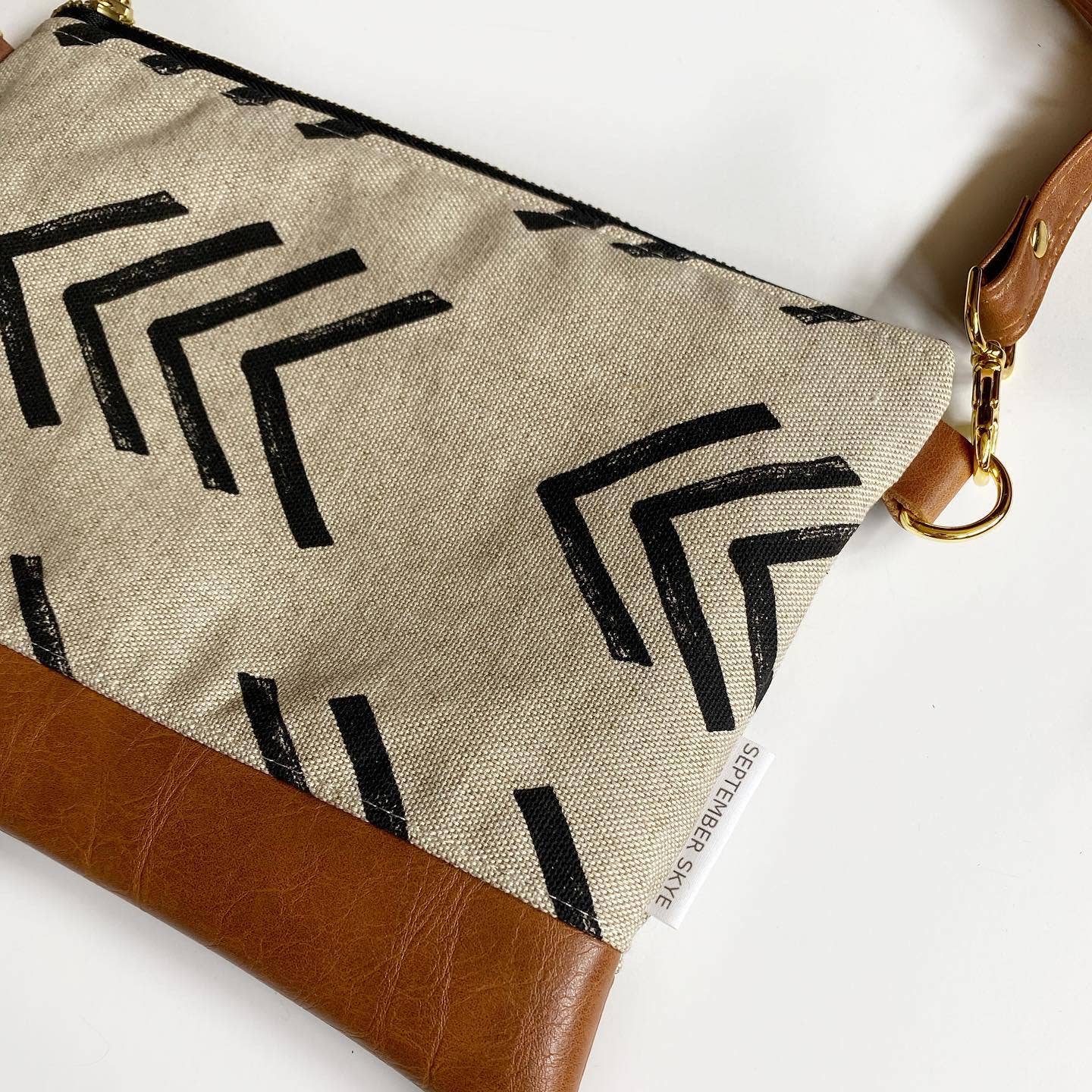 Small crossbody bag in mud cloth arrow