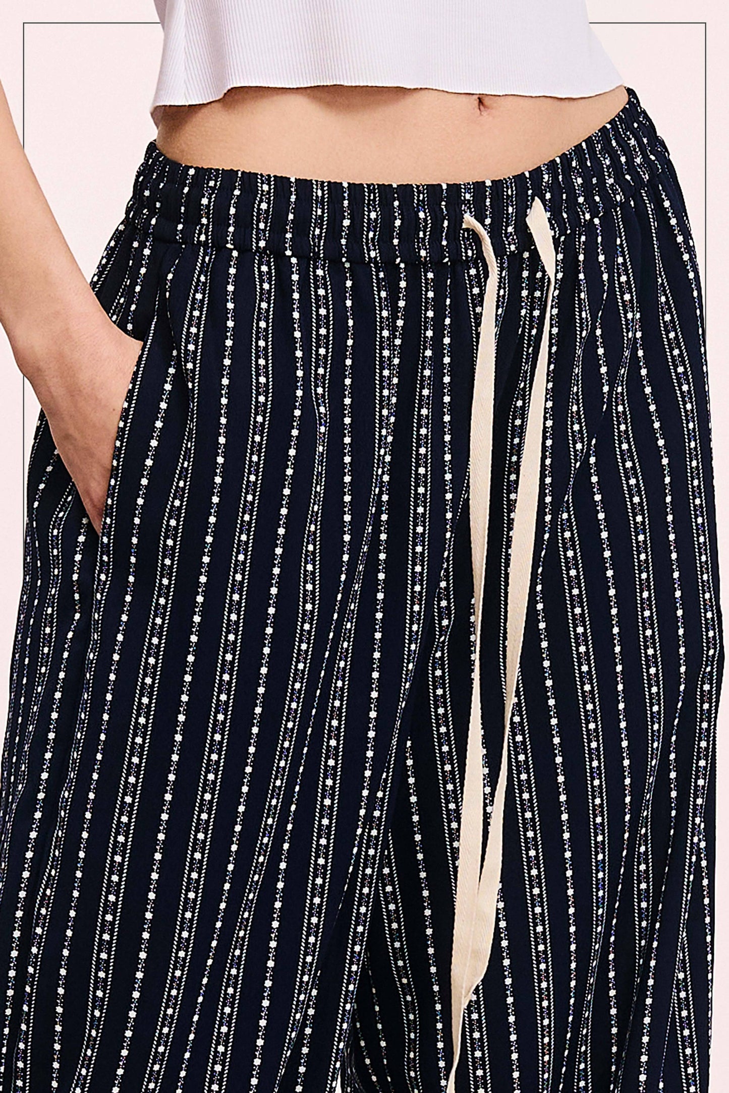 Patterned Design Relaxed Fit Pants With Pockets
