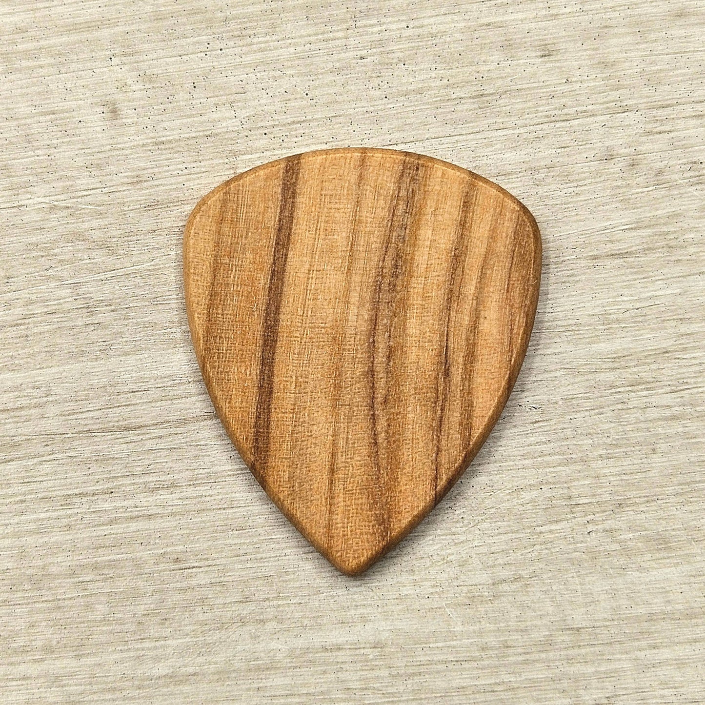 Guitar Pick Box - Oval w 5 Picks