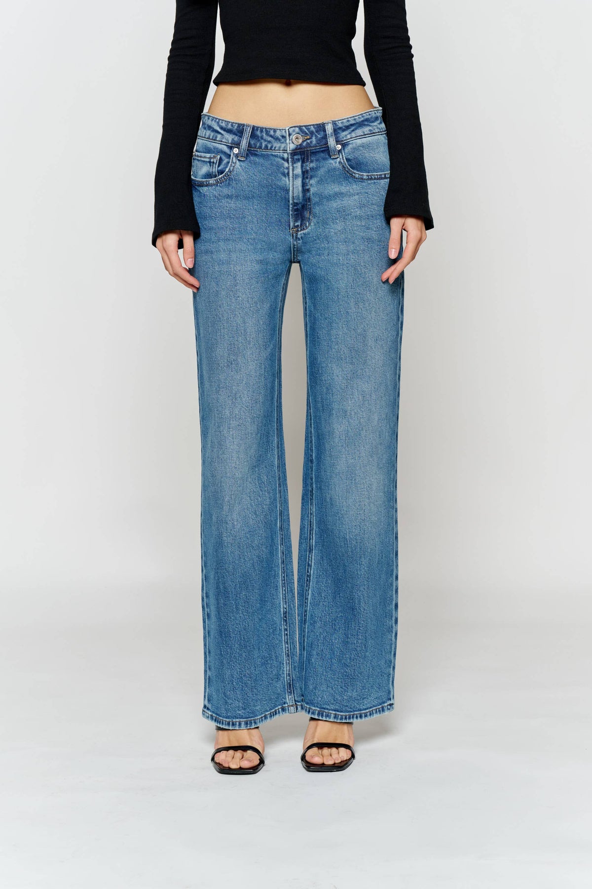 Relaxed Wide Leg Jeans