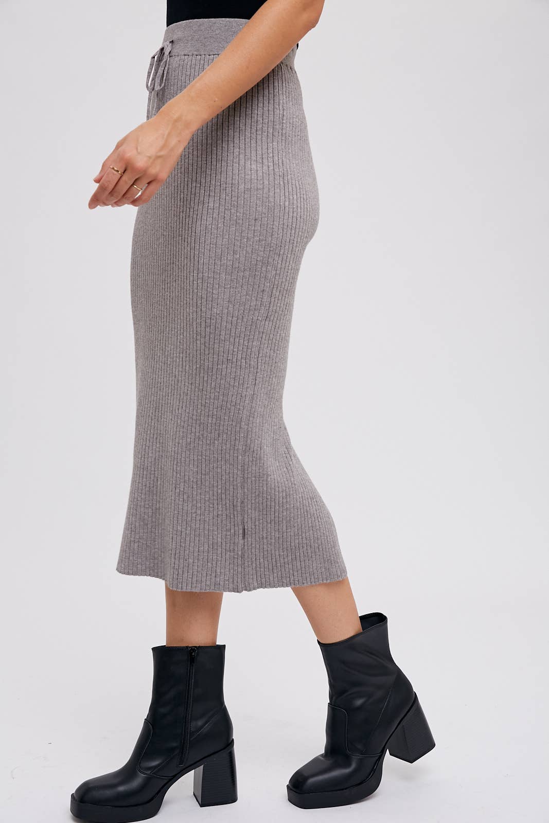 Ribbed Knit Midi Skirt