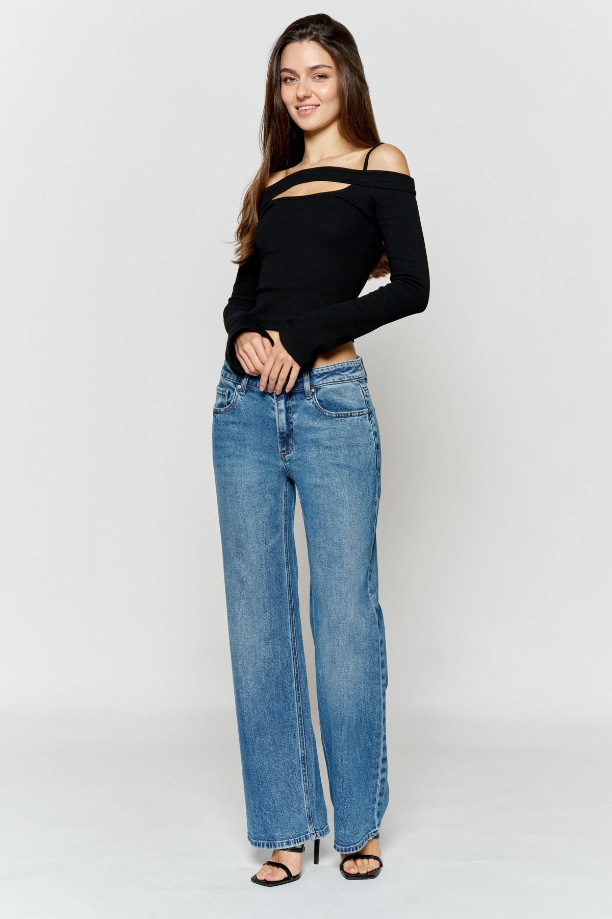 Relaxed Wide Leg Jeans