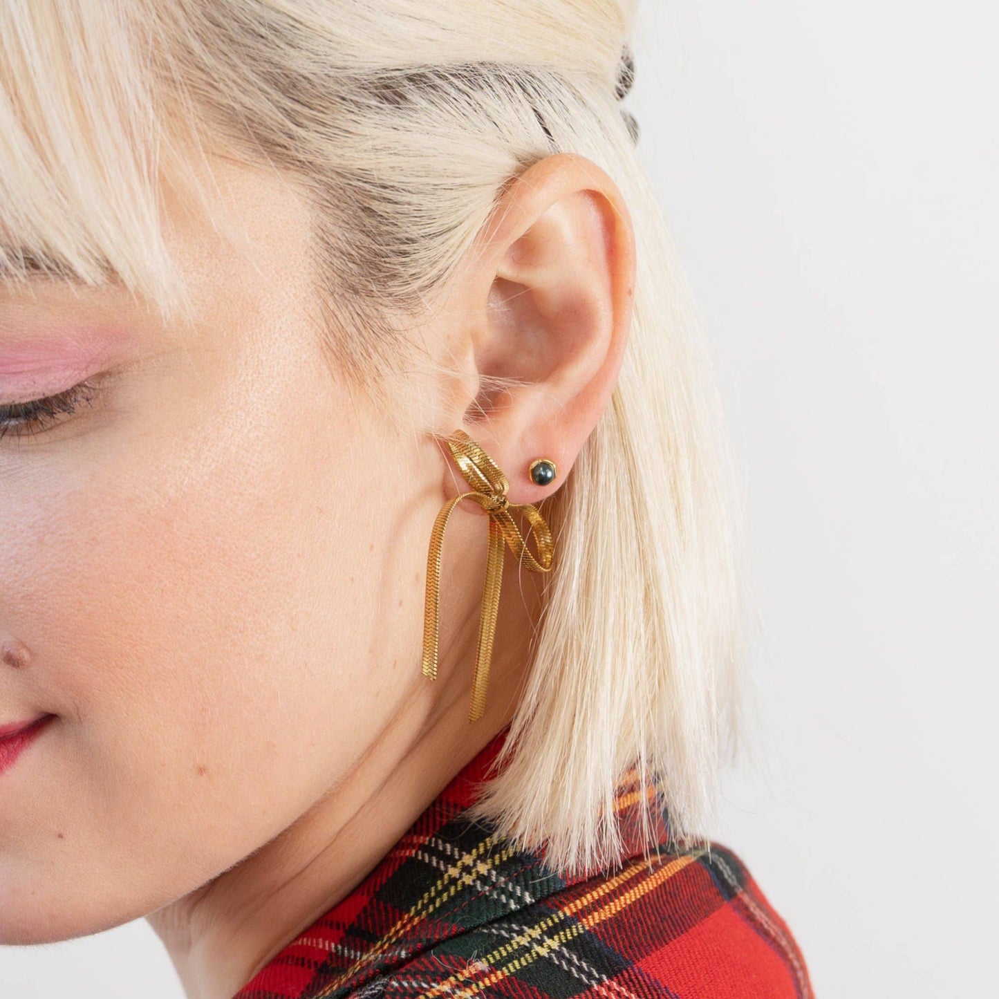 Black Pearl 18k Gold Plate Stud Earrings