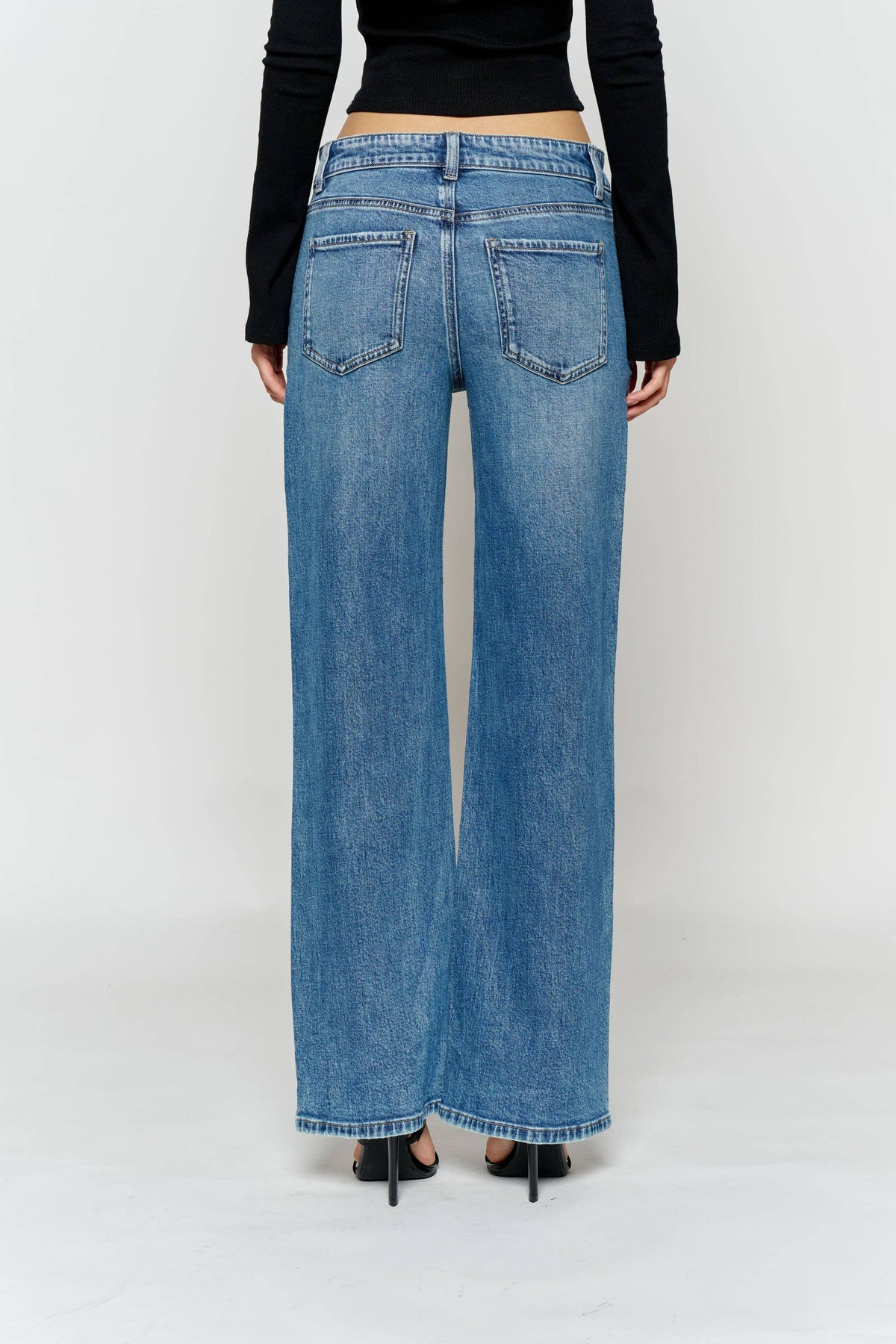 Relaxed Wide Leg Jeans