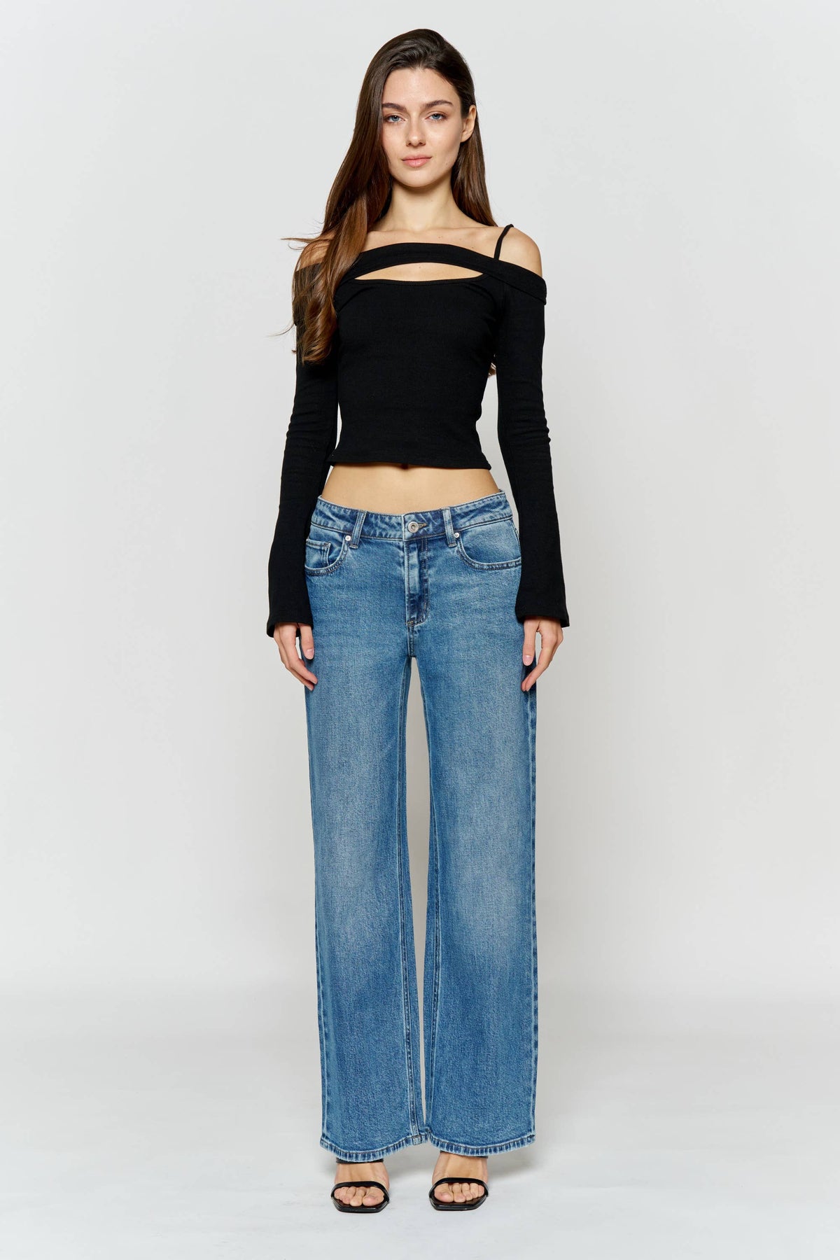 Relaxed Wide Leg Jeans