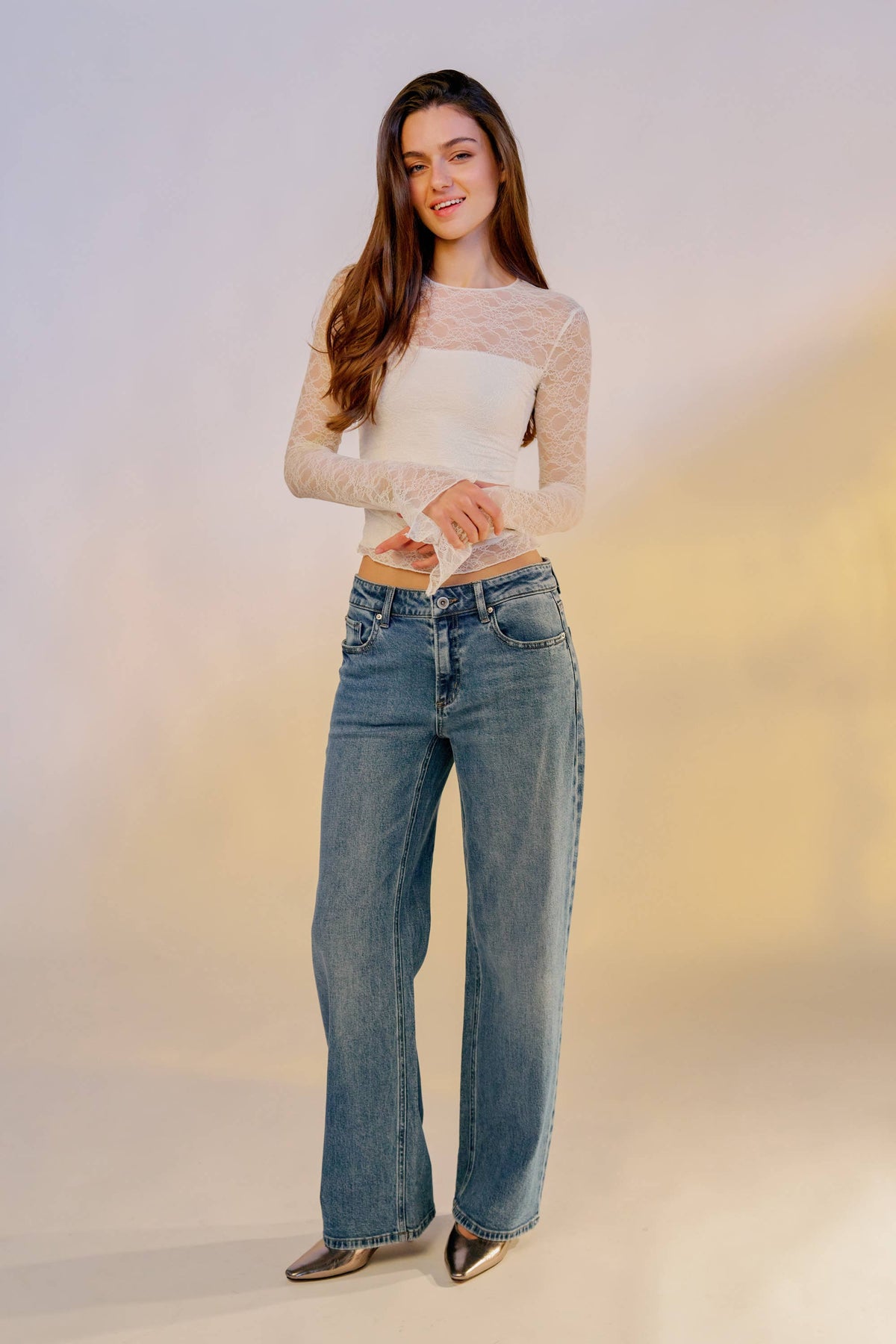 Relaxed Wide Leg Jeans