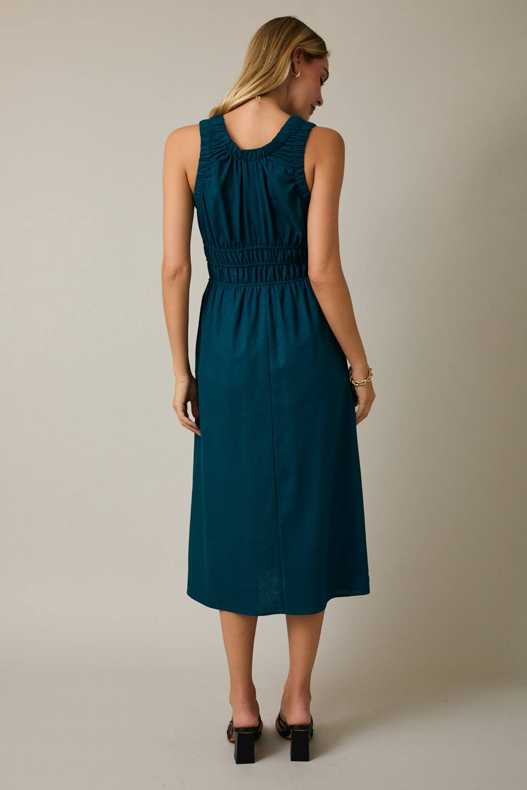 Round Neck Sleeveless Midi Dress