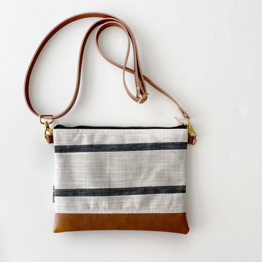Small crossbody bag in farmhouse white with black stripe