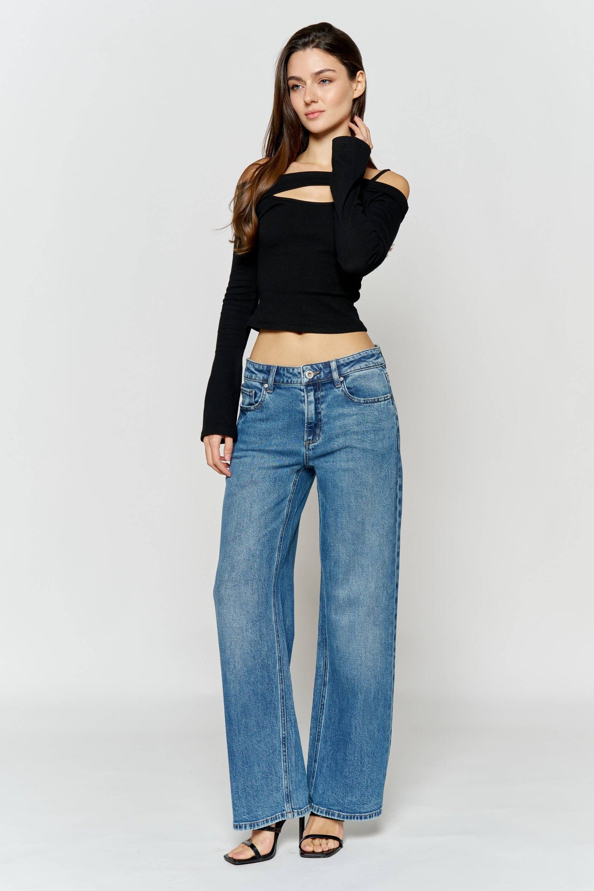 Relaxed Wide Leg Jeans