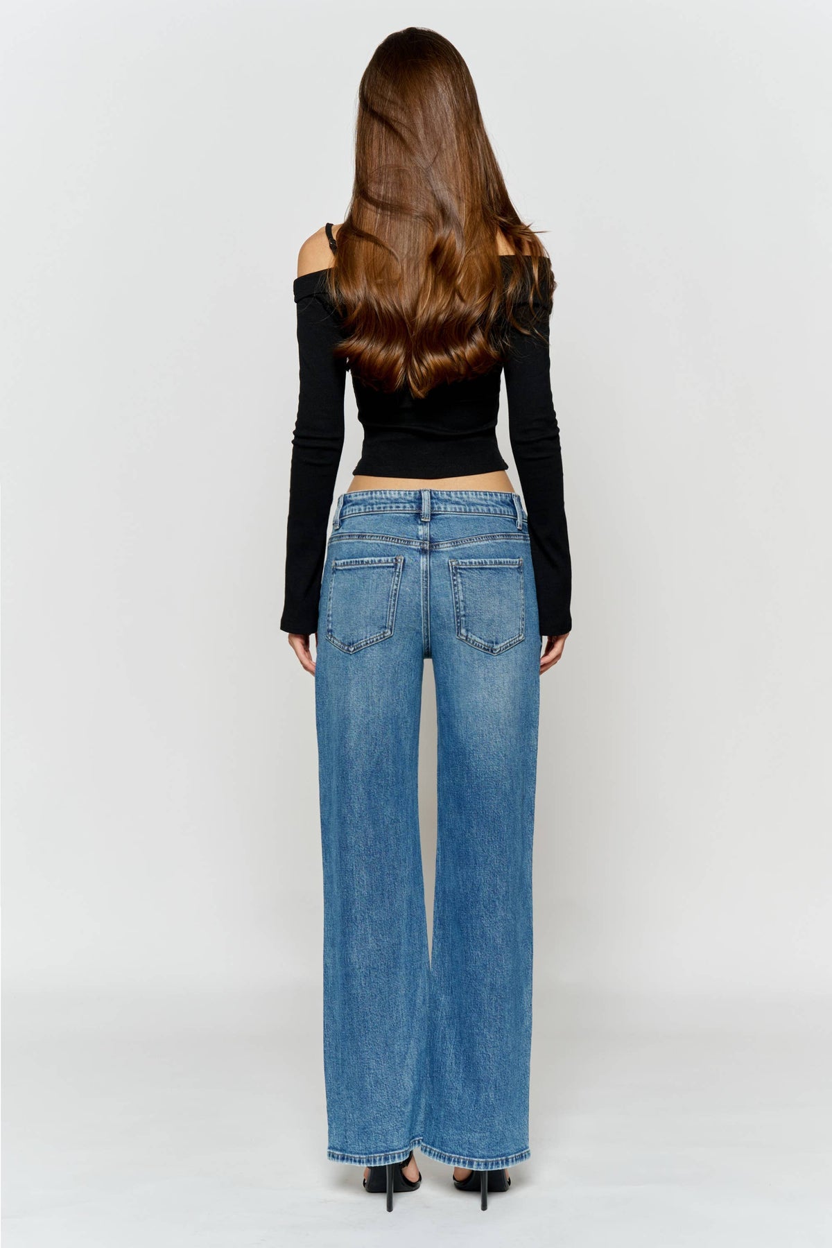 Relaxed Wide Leg Jeans